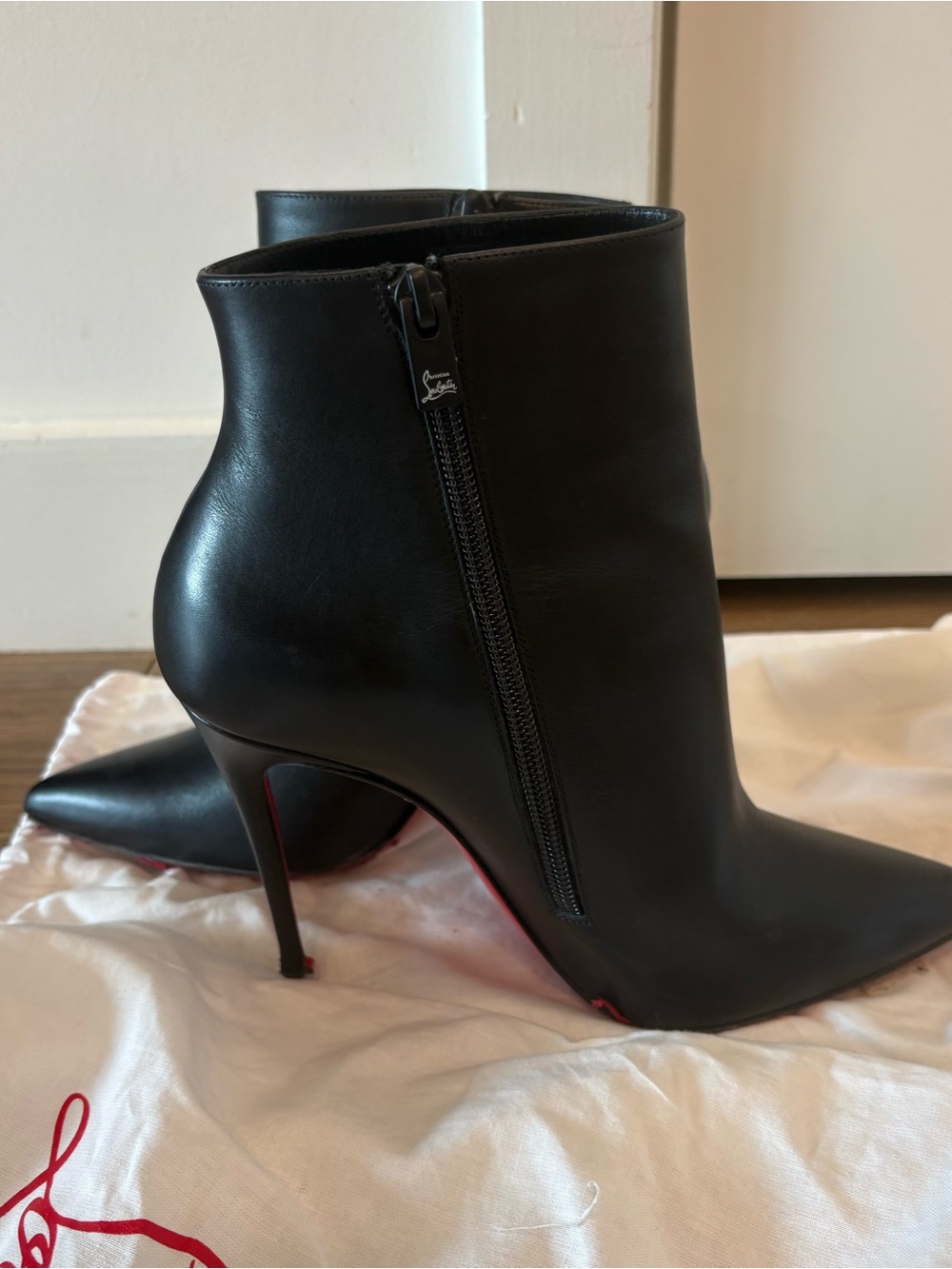 Christian Louboutin So Kate Booty